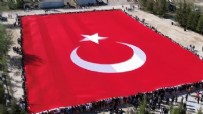 Ihlara Vadisi'nde 2023 genç 3 bin metrekarelik dünyanın en büyük Türk bayrağını açtı