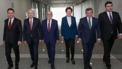 Meral Akşener'den Maltepe mitinginde ittifakın küçük ortaklarına ağır gönderme: Abidik gubidiklerle başbakan olmak istemiyorum