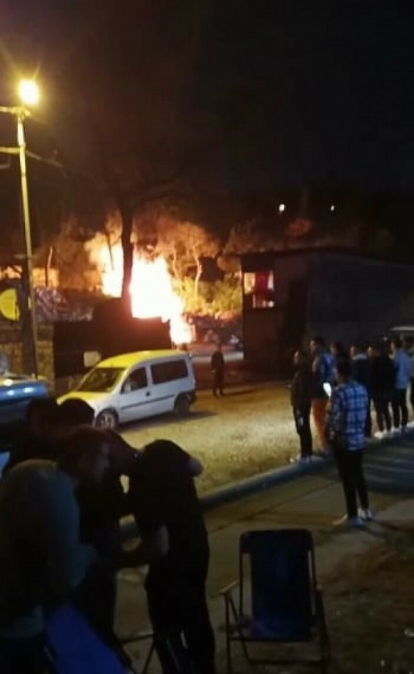 İstanbul'da hurda deposu alev alev yandı