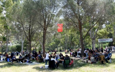 Kusadasi'nda Yasayan Hadimliler Etli Pilav Senliginde Bulustu