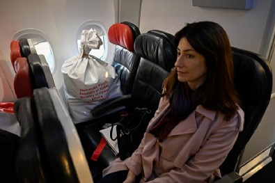 Yurt dışından oy pusulaları diplomatik kuryelerle Türkiye'ye gönderildi