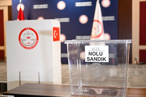 YSK temsili oy kullanma kabini kurdu! Oy verme süreci anlatıldı