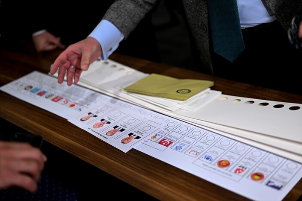 YSK temsili oy kullanma kabini kurdu! Oy verme süreci anlatıldı