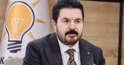 AK Parti seçim otobüsüne saldırı: PKK sloganları attılar Başkan Erdoğan'a hakaret ettiler!