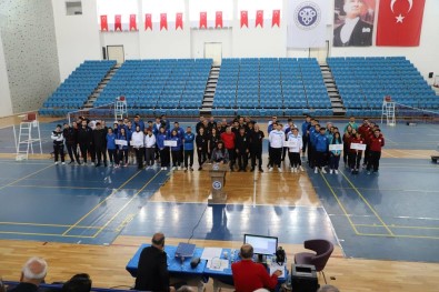 Badminton Süper Lig Müsabakalari Açilis Programiyla Basladi