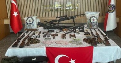 DEAŞ’ın hücre evlerine operasyon: Kaleşnikof silah ile 720 mermi ele geçirildi