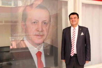 Karaman'da Demokrat Parti'den Cumhurbaskani Erdogan'a Pankartli Ve Fotografli Destek