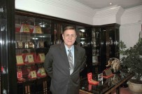 Sanayici M. Naci Topçuoglu Mezari Basinda Anilacak