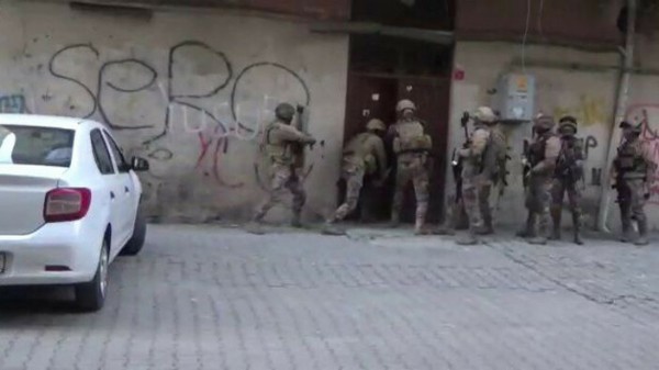 Diyarbakır merkezli 23 ilde DEAŞ operasyonu: 13 tutuklama