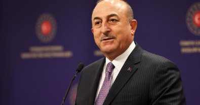 Bakan Çavuşoğlu, İranlı mevkidaşı telefonda görüştü