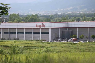 Beypiliç Fabrikasinda Feci Kaza Açiklamasi Banda Sikisan Isçi Hayatini Kaybetti