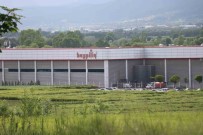 Beypiliç Fabrikasinda Feci Kaza Açiklamasi Banda Sikisan Isçi Hayatini Kaybetti Haberi