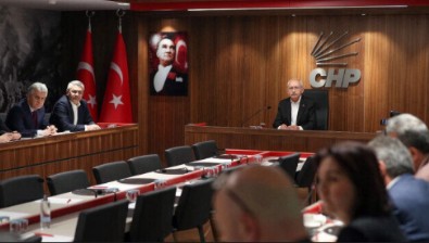CHP MYK sona erdi: Kılıçdaroğlu hariç herkes istifa etti
