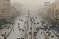 Kahire'yi Kum Firtinasi Vurdu, Gökyüzü Turuncuya Döndü Haberi