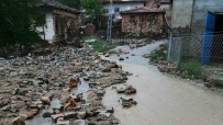 Kirikkale'de Sel Felaketi Açiklamasi Araçlar Sürüklendi, Hayvanlar Telef Oldu