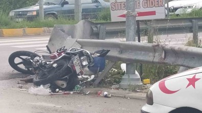 Otomobille Çarpisan 70 Yasindaki Motosiklet Sürücüsü Hayatini Kaybetti