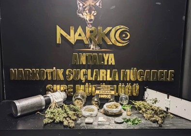 Uyusturucu Madde Imal Ve Ticareti Yaptigi Iddia Edilen 5 Süpheli Yakalandi