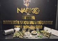 Uyusturucu Madde Imal Ve Ticareti Yaptigi Iddia Edilen 5 Süpheli Yakalandi