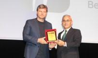 Alim Isik'a 'Yilin Belediye Baskani' Ödülü Haberi