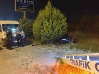 Alkollü Sürücünün Kullandigi Otomobil, Polis Uygulama Noktasinda Kaza Yapti