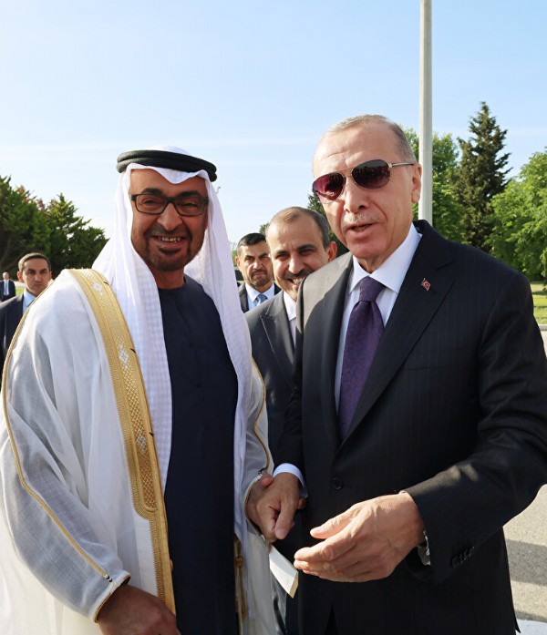 Cumhurbaşkanı Erdoğan BAE Devlet Başkanı El Nahyan ile görüştü: Nahyan Togg'un direksiyonuna geçip inceledi