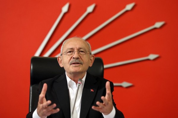 Kemal Kılıçdaroğlu’na tepkiler dinmiyor… Aytuğ Atıcı da isyan etti: Bu ağır bir yenilgidir!