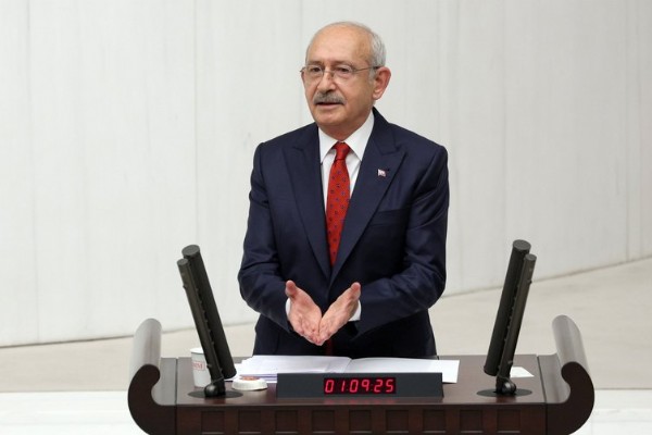 Kemal Kılıçdaroğlu’na tepkiler dinmiyor… Aytuğ Atıcı da isyan etti: Bu ağır bir yenilgidir!