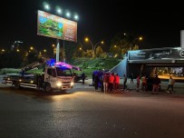 Ankara'da Servis Ile Otomobil Çarpisti Açiklamasi 3 Yarali