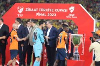 Fenerbahçe Kupayi 5 Yildizli Formayla Aldi