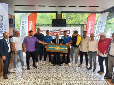 500 Pehlivan Tasköprü Yagli Güresleri'nde Kol Baglayacak