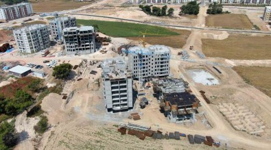 Adana'da Afet Konutlari Hizla Yükseliyor