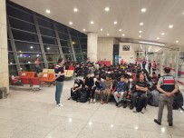 Ankara'dan 136 Düzensiz Afgan Göçmen Ülkelerine Yollandi