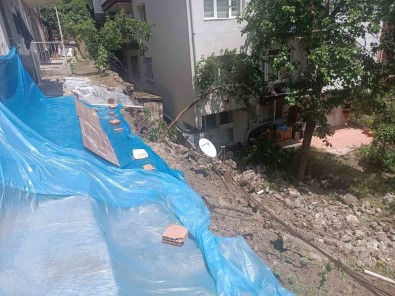 Baskent'te Yasanan Saganagin Ardindan 5 Katli Binanin Istinat Duvari Çöktü