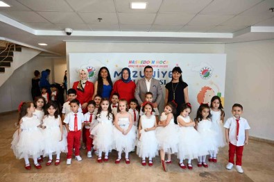 Kepez'in Nasreddin Hoca Kreslerinde Mezuniyet Sevinci