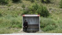  SİNOP - Sinop'ta 24 yıldır sevdiği kadını aynı yerde bekliyor