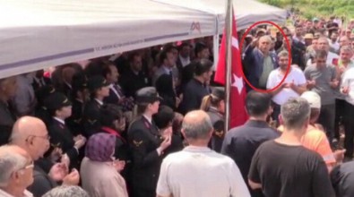 CHP'li vekilden şehit cenazesinde provokasyon: İmamın duasını bağırarak böldü