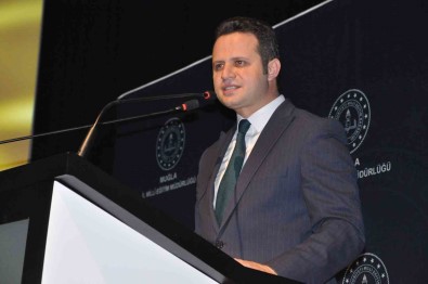 Mavi Yesil Okullar Ile Okur Gezer Yazar Projelerinin Yilsonu Kapanisi Gerçeklestirildi