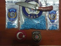 Motosikletli Uyusturucu Kuryesinin Posetinden 500 Extacy Çikti