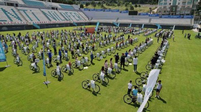 Nilüfer Belediyesi'nden En Çaliskan Ögrencilere Bisiklet Ödülü