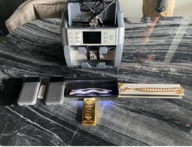 Dev operasyonun ayrıntıları! İki saatin değeri 53 milyon lira…