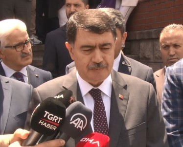Ankara Valisi Sahin'den 2 Kisinin Öldügü Zehirlenme Olayina Iliskin Açiklama