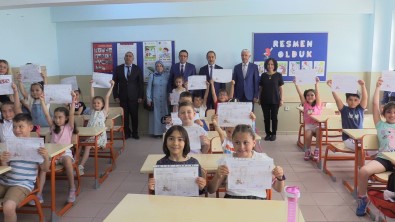 Bandirma'da 25 Bin 500 Ögrenci Karnelerini Aldi