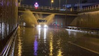 Kocaeli'de Etkili Olan Yagmur Caddeleri Sular Altinda Birakti