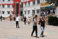 YKS'nin Ilk Oturumu Tamamlandi