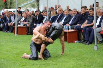 Fatih Sultan Mehmet'in Annesinin Memleketinde 'Fetih' Coskusu