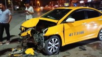 Ticari Taksi Ile Otomobil Kavsakta Çarpisti Açiklamasi 1 Yarali