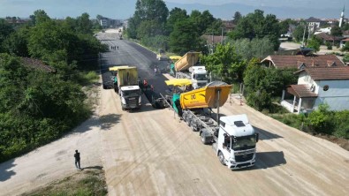 Düzce'de Yeni Açilan Yollar Asfaltlaniyor