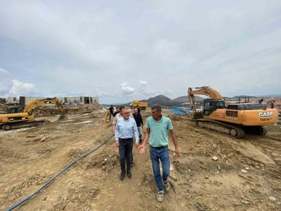 Kula 3. Etap TOKI'de Insaat Çalismalari Tüm Hiziyla Sürüyor