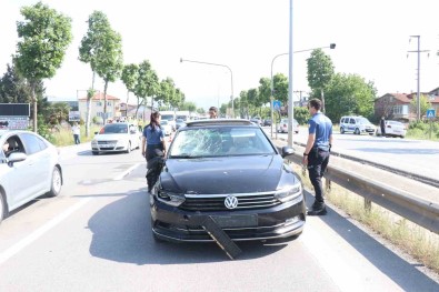 Satisi Yeni Alinan Lüks Otomobil Ile 13 Yasindaki Çocuga Çarpti