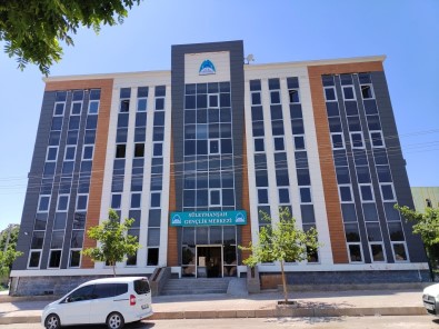 Süleymansah Gençlik Merkezi Donatiliyor